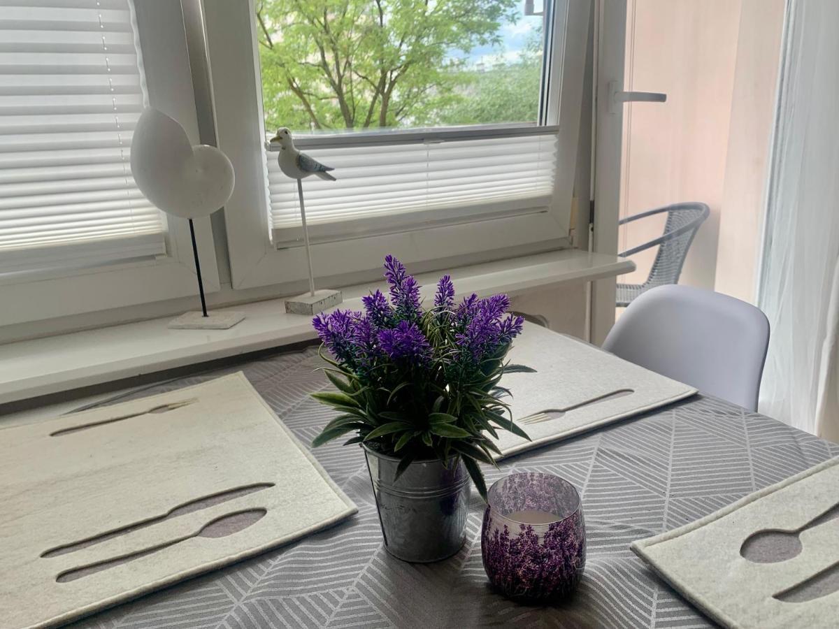 Wera - Klimatyczny Apartament 300 M Od Plazy Brzezno - Azw 格但斯克 外观 照片